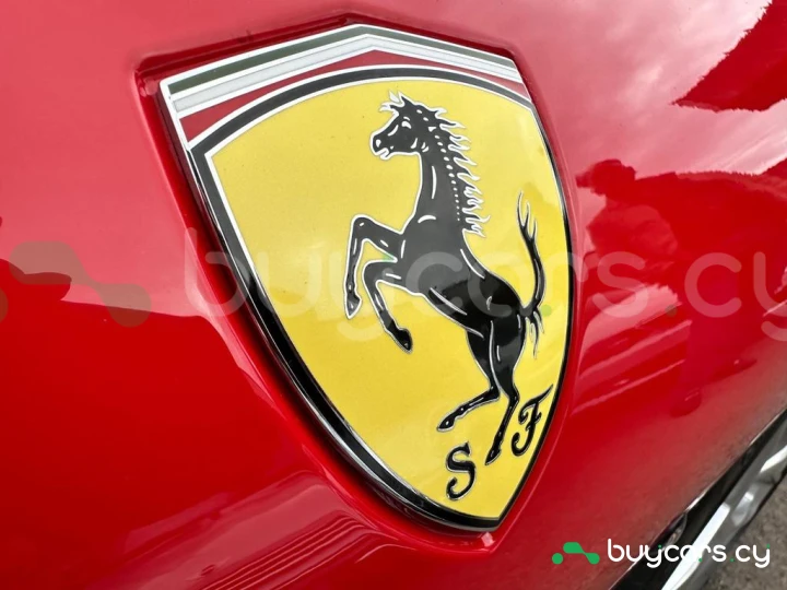 Ferrari Roma Красный