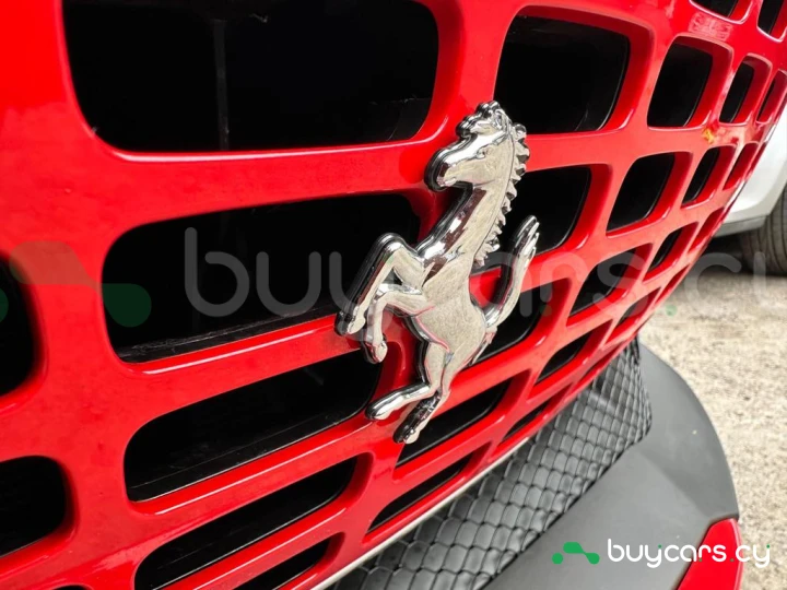 Ferrari Roma Красный