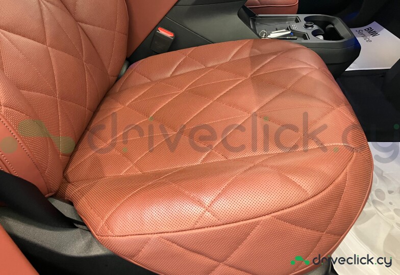 BMW iX Белый