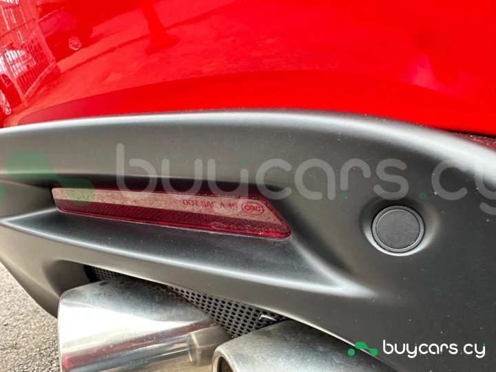 Ferrari Roma Красный