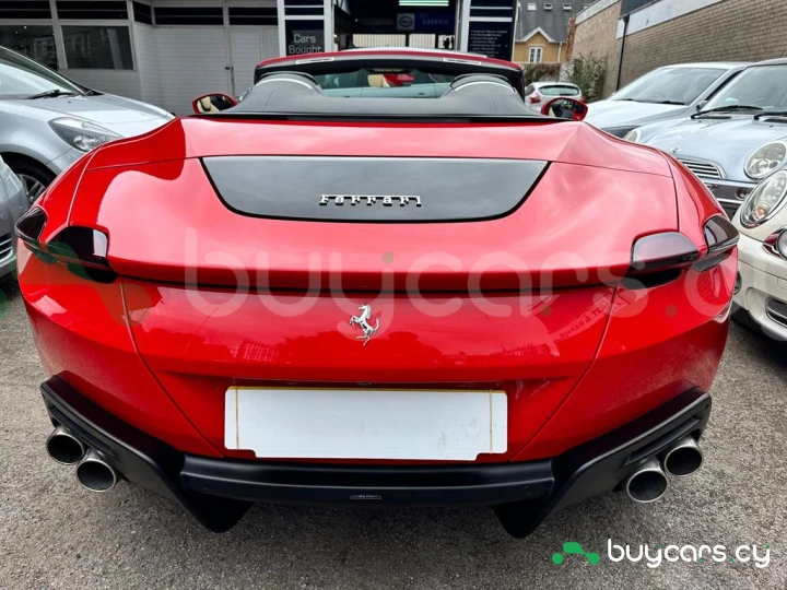 Ferrari Roma Красный