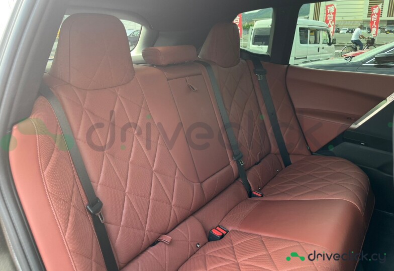 BMW iX Черный