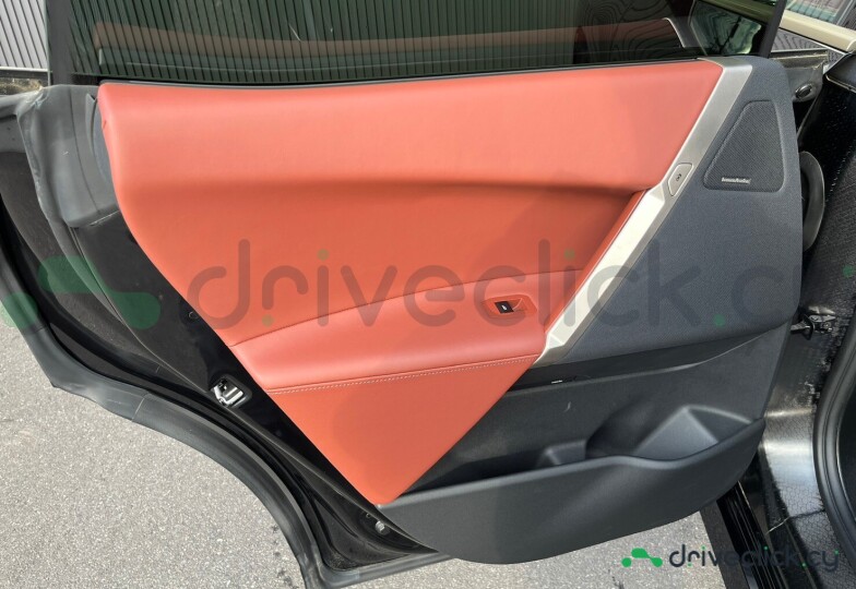 BMW iX Черный