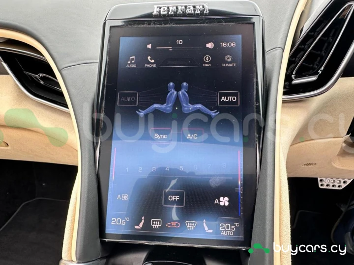 Ferrari Roma Красный