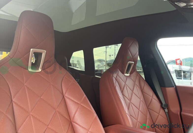 BMW iX Черный