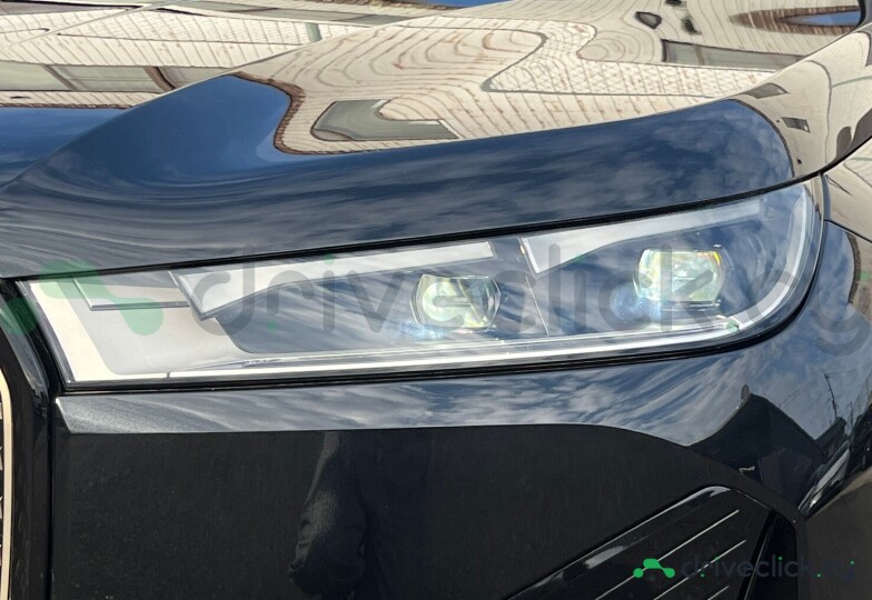 BMW iX Черный