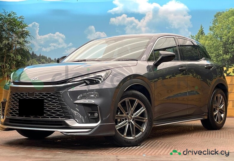 Lexus LBX Серый