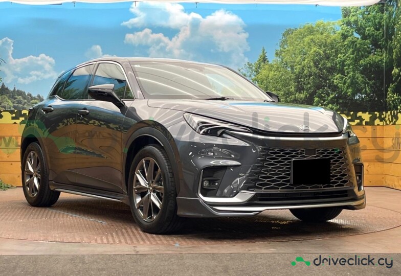Lexus LBX Серый