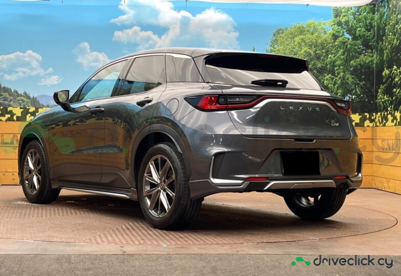 Lexus LBX Серый