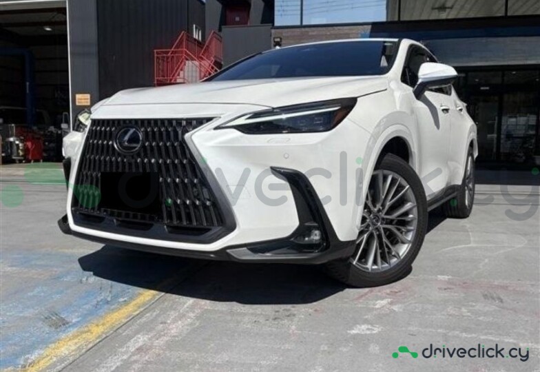 Lexus NX Белый