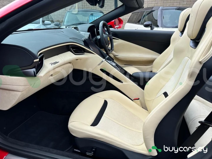 Ferrari Roma Красный