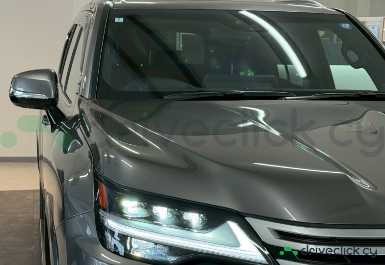 Lexus LX Серый