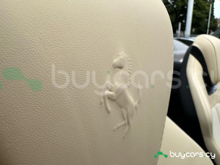 Ferrari Roma Красный