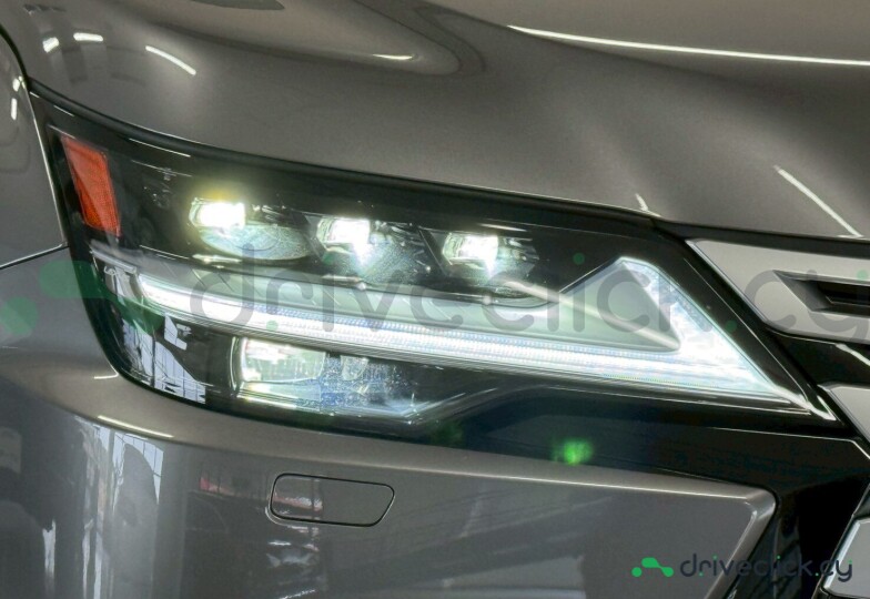 Lexus LX Серый