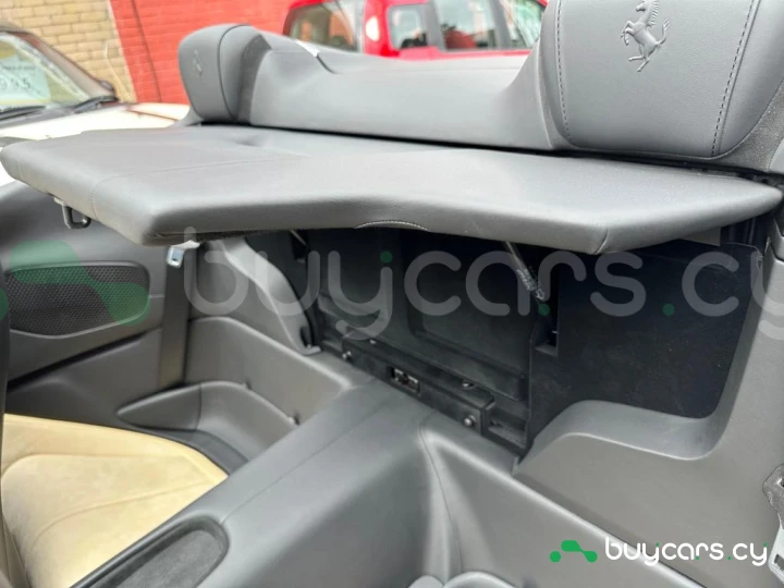 Ferrari Roma Красный