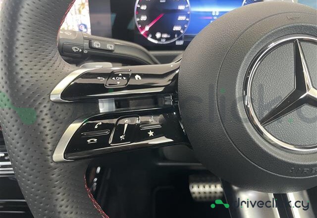 Mercedes A-class Красный