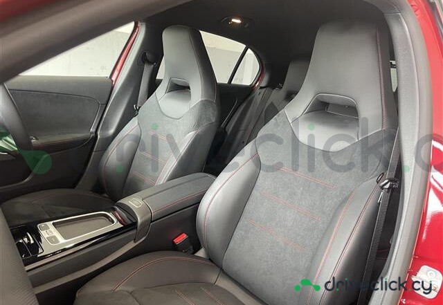 Mercedes A-class Красный