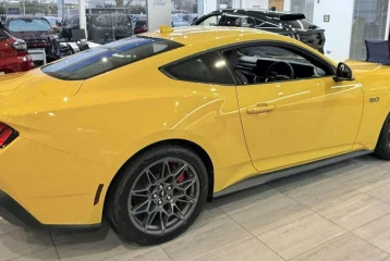 Ford Mustang GT, 2025