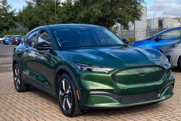 Ford Mustang Mach-E Standard Range 72kWh, 2025