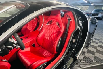 Bugatti Chiron , 2020