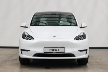 Tesla Model Y Long Range, 2025