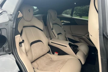 Ferrari Purosangue , 2024