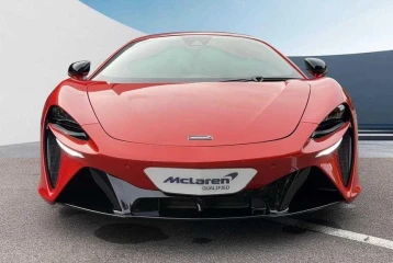 McLaren Artura , 2023