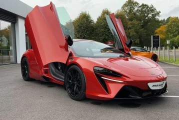 McLaren Artura , 2023