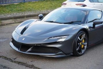 Ferrari SF90 Stradale , 2021