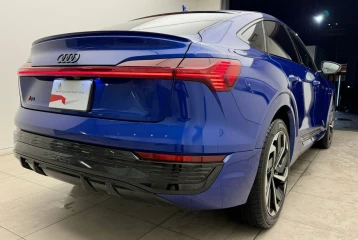 Audi Q8 e-tron 55 Quattro S Line, 2023