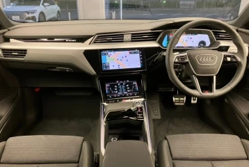 Audi Q8 e-tron 55 Quattro S Line, 2023