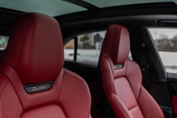 Porsche Macan Turbo, 2025