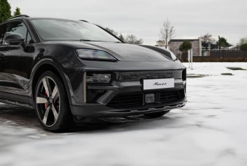 Porsche Macan Turbo, 2025