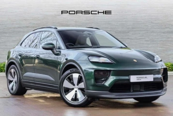 Porsche Macan , 2025