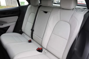 Porsche Macan 4, 2024