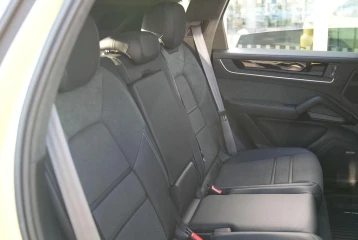 Porsche Cayenne GTS, 2025