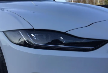 Jaguar XE D200 R-Dynamic HSE Black, 2024