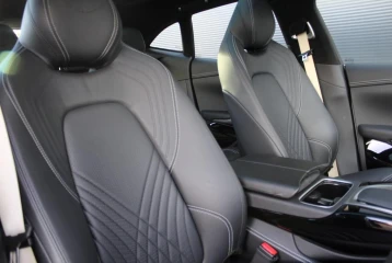 Aston Martin DBX 707, 2023