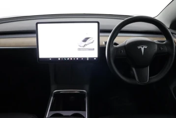 Tesla Model 3 Standard Range Plus, 2022