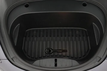 Tesla Model 3 Standard Range Plus, 2022