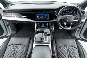 Audi Q8 55 TFSI Quattro S Line, 2022