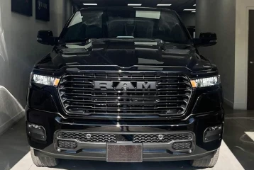 Dodge RAM 1500 Laramie Night Edition, 2025
