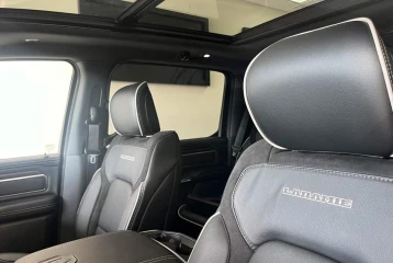 Dodge RAM 1500 Laramie Night Edition, 2025