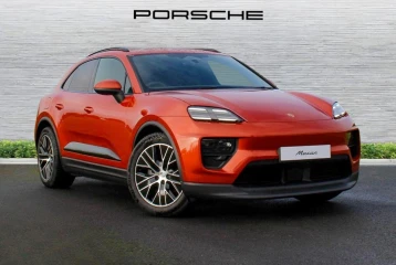 Porsche Macan , 2025