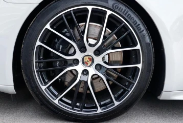 Porsche Panamera GTS, 2025