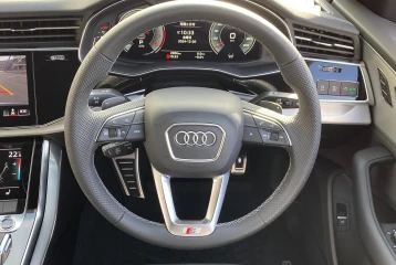 Audi Q8 55 TFSI Quattro S line, 2024