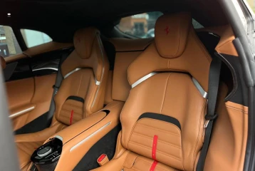 Ferrari Purosangue , 2024