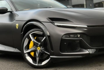 Ferrari Purosangue , 2024