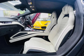 Lamborghini Revuelto , 2024