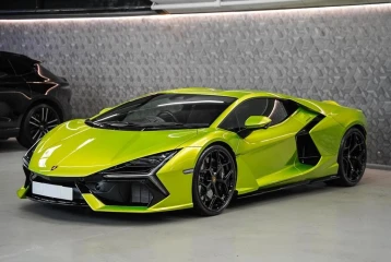Lamborghini Revuelto , 2024